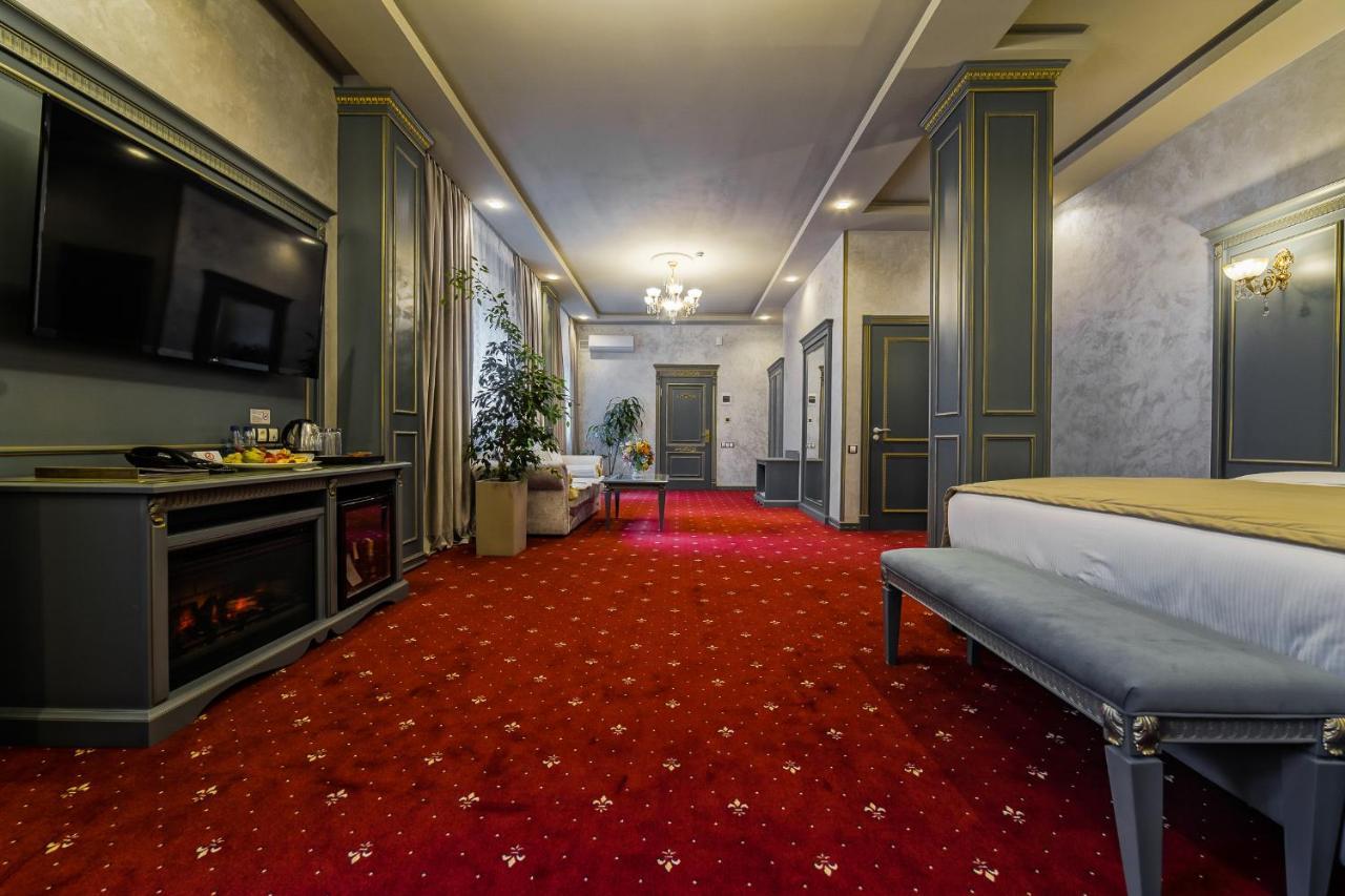 Imperial Palace Hotel Minsk Exteriör bild