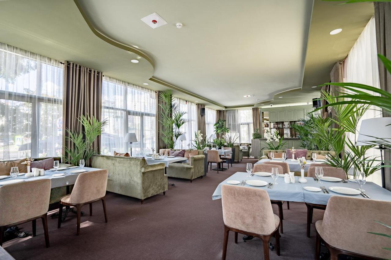 Imperial Palace Hotel Minsk Exteriör bild