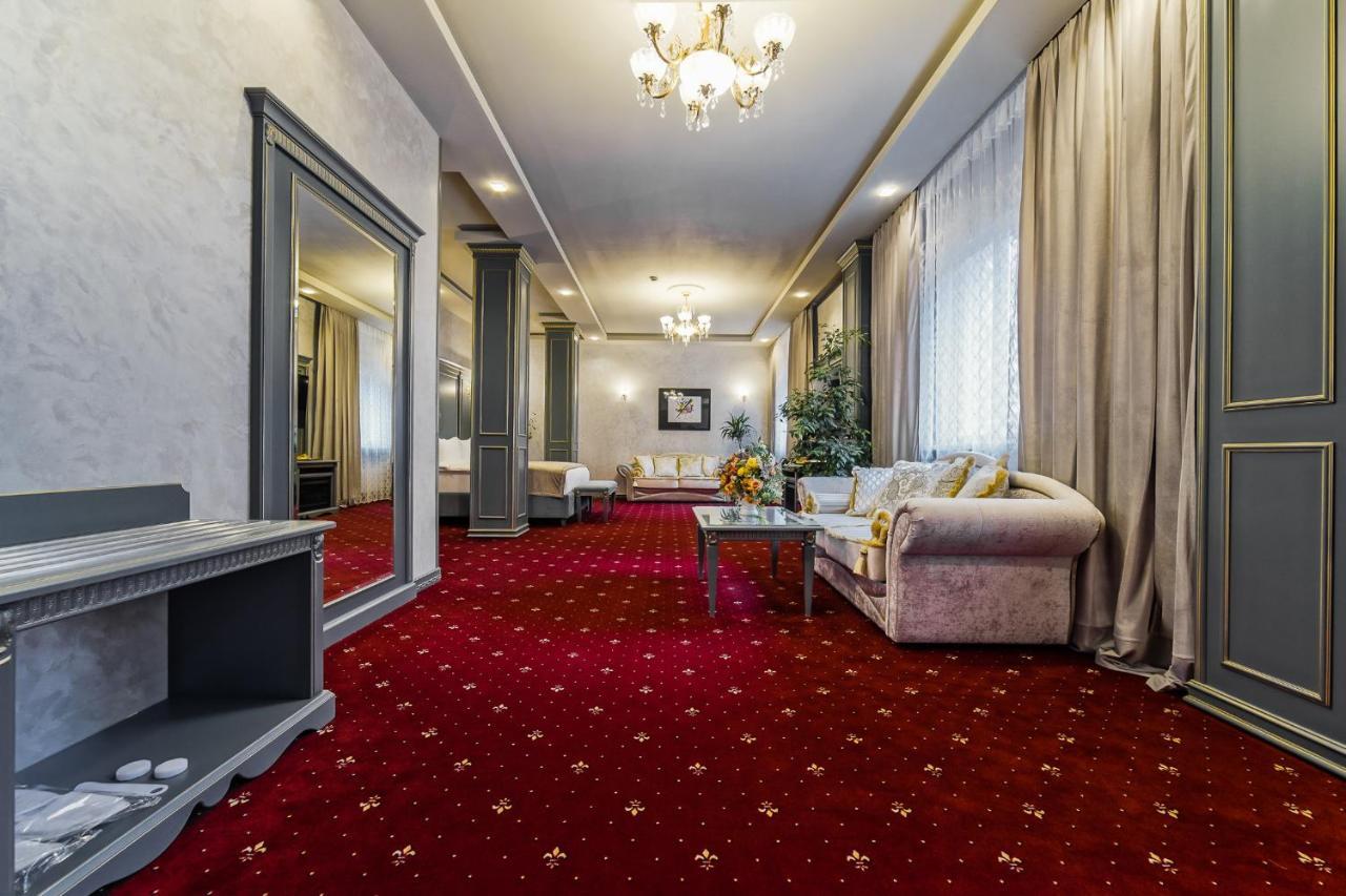 Imperial Palace Hotel Minsk Exteriör bild